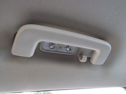 Used 2020 Ford Edge Titanium image 31