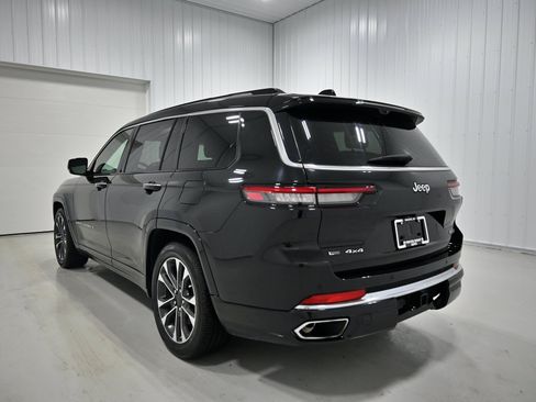 Used 2021 Jeep Grand Cherokee L Overland w/ Luxury Tech Group IV AWD/4WD image 40