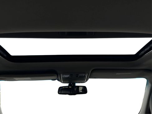Used 2010 Honda Pilot Touring image 22