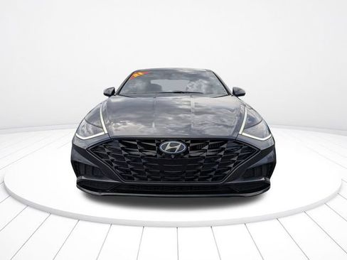 Used 2021 Hyundai Sonata Limited w/ Preferred Accessory Package FWD image 8