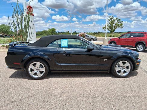 Used 2007 Ford Mustang GT RWD image 7