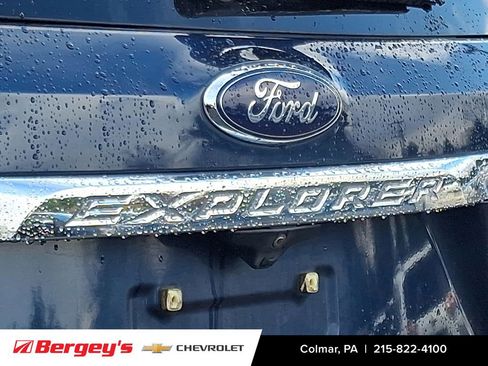 Used 2017 Ford Explorer XLT w/ Equipment Group 202A image 34