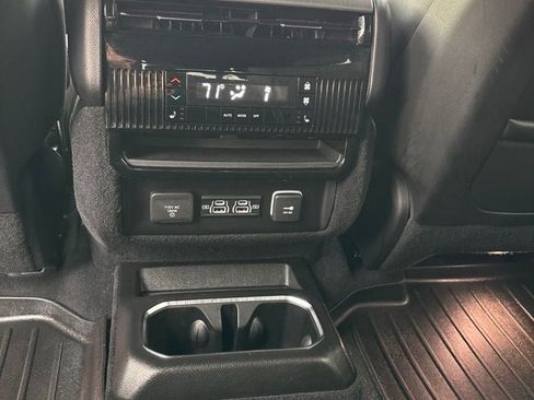 Used 2023 Jeep Wagoneer Series II AWD/4WD image 27