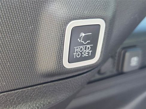 Certified 2024 Jeep Grand Cherokee Altitude AWD/4WD image 21