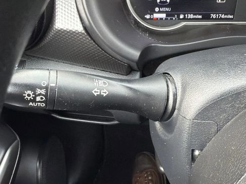 Used 2019 Nissan Kicks SV image 14