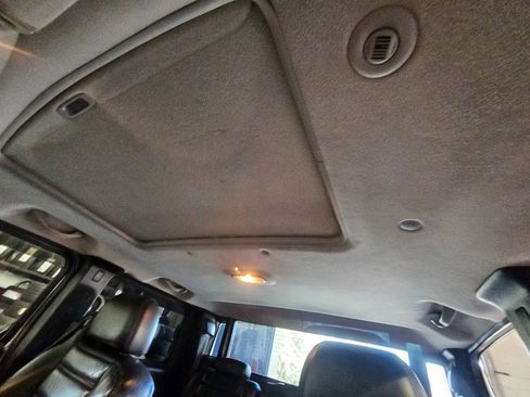 Used 2005 HUMMER H2 SUT w/ Preferred Equipment Group image 27