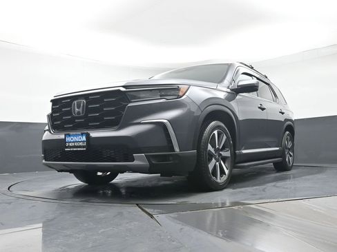 Certified 2023 Honda Pilot Touring image 33