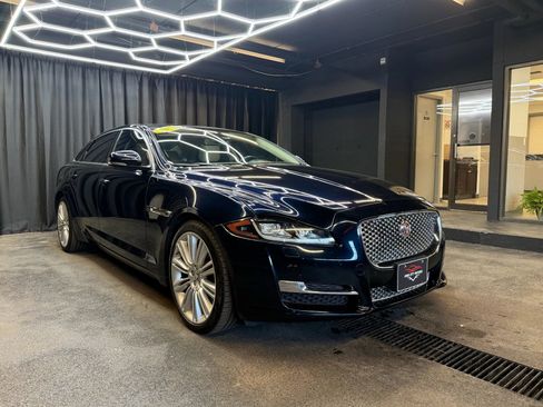 Used 2016 Jaguar XJ L Portfolio image 11