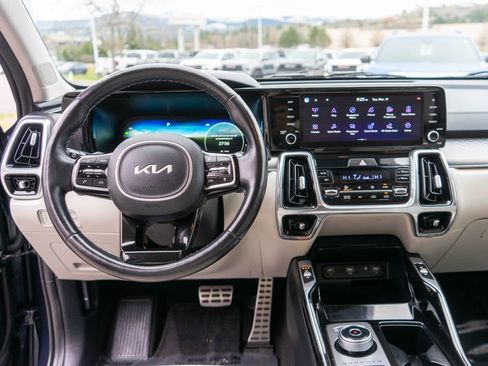 Used 2022 Kia Sorento SX Prestige image 15