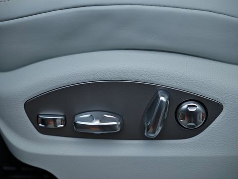 New 2026 Porsche Macan S image 25