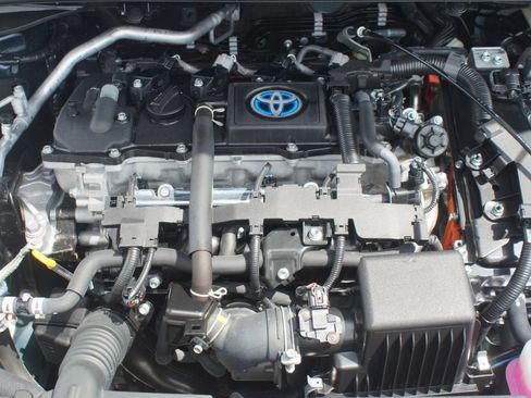 Used 2024 Toyota Corolla SE AWD/4WD image 28
