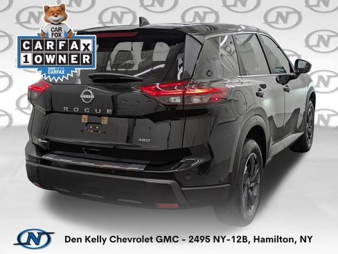 Used 2025 Nissan Rogue SV AWD/4WD image 2