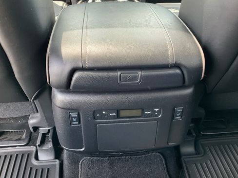 Used 2023 Nissan Armada Platinum w/ Captain's Chairs Package AWD/4WD image 26