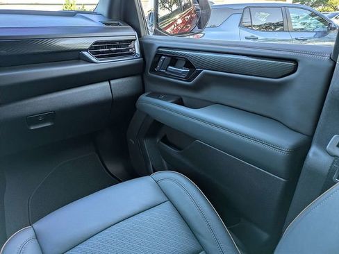 Used 2025 GMC Yukon XL AT4 w/ AT4 Premium Plus Package AWD/4WD image 20