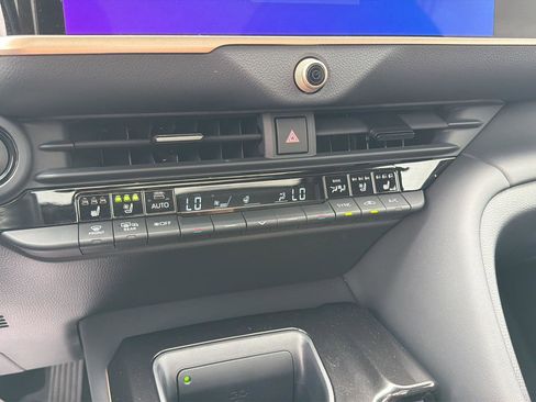 Used 2025 Toyota Crown Signia w/ Advanced Technology Package AWD/4WD image 25