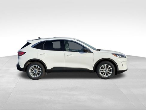 Used 2022 Ford Escape SE w/ Convenience Package FWD image 3