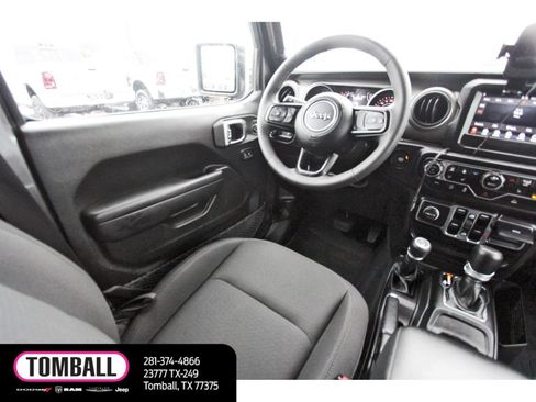Used 2023 Jeep Gladiator Sport AWD/4WD image 9