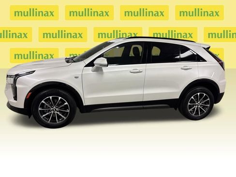 Used 2024 Cadillac XT4 Sport w/ Cold Weather Package FWD image 9