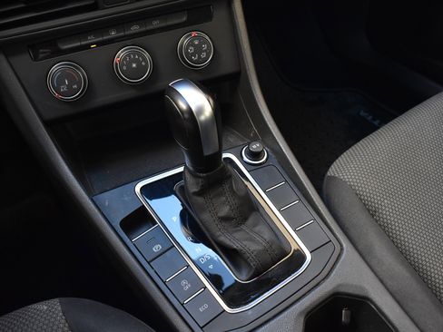 Used 2019 Volkswagen Jetta S w/ Driver Assistance Package image 32