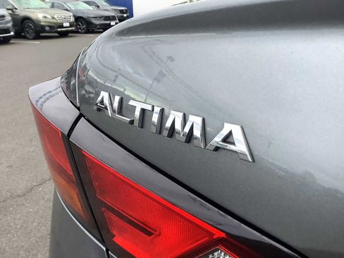 Used 2022 Nissan Altima 2.5 SR FWD image 6