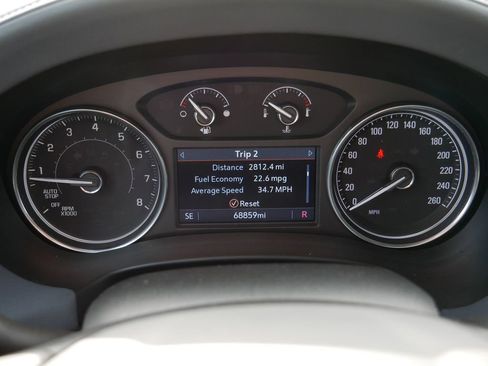 Used 2023 Buick Enclave Essence AWD/4WD image 35