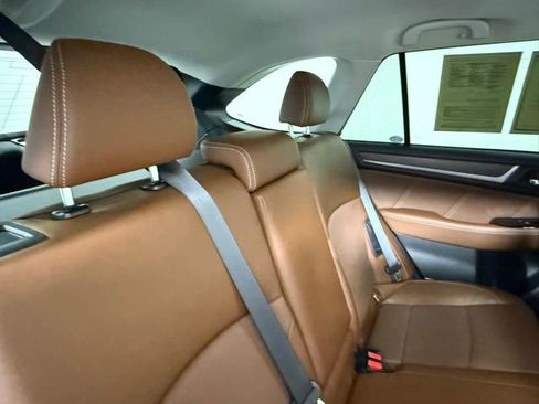 Used 2017 Subaru Outback 2.5i Touring AWD/4WD image 45