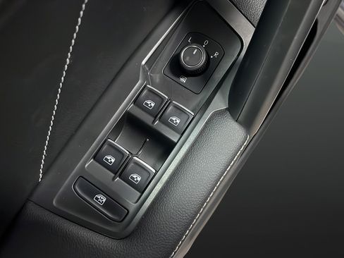 Used 2024 Volkswagen Tiguan SE R-Line AWD/4WD image 21