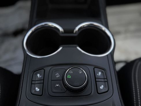 Certified 2023 GMC Terrain SLE w/ Driver Convenience Package image 22