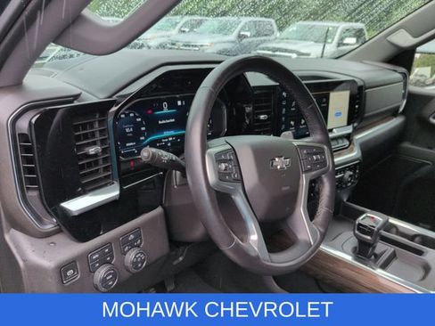 Used 2022 Chevrolet Silverado 1500 RST w/ Z71 Off-Road Package AWD/4WD image 10