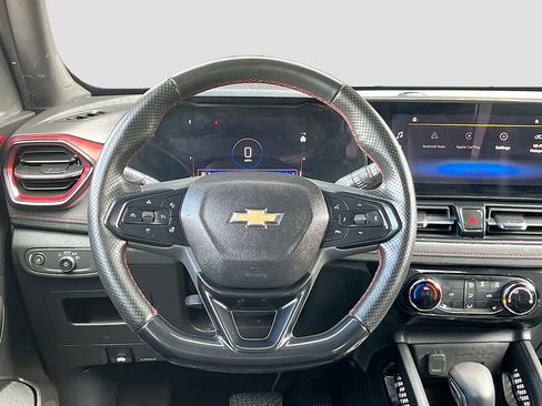 Used 2025 Chevrolet TrailBlazer RS image 11