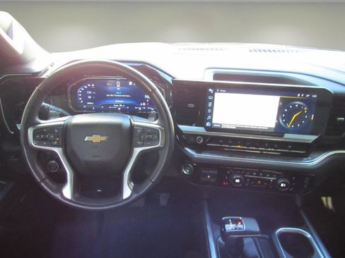 Used 2022 Chevrolet Silverado 1500 LTZ w/ LTZ Premium Package image 8