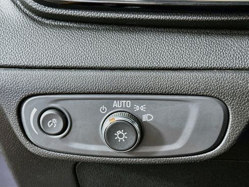 Used 2023 Chevrolet Bolt LT FWD image 16