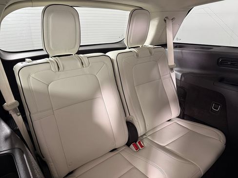 Used 2021 Lincoln Aviator Black Label AWD/4WD image 40