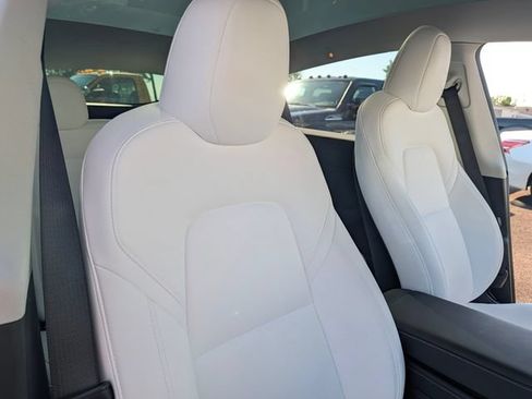 Used 2024 Tesla Model Y Long Range AWD/4WD image 14