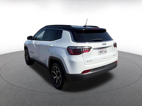 Used 2025 Jeep Compass Limited AWD/4WD image 11