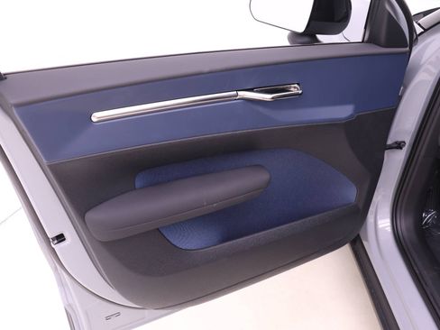 New 2026 Volvo EX30 Cross Country Ultra image 8