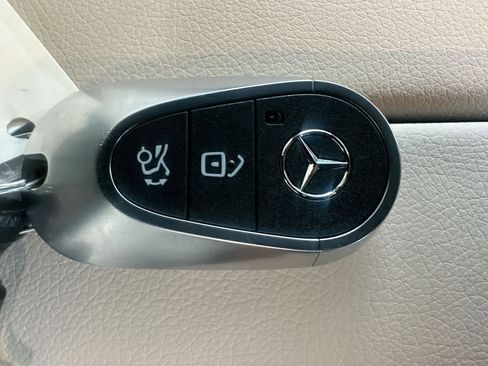 Used 2026 Mercedes-Benz GLC 300 image 28