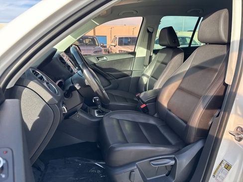 Used 2013 Volkswagen Tiguan SE image 13