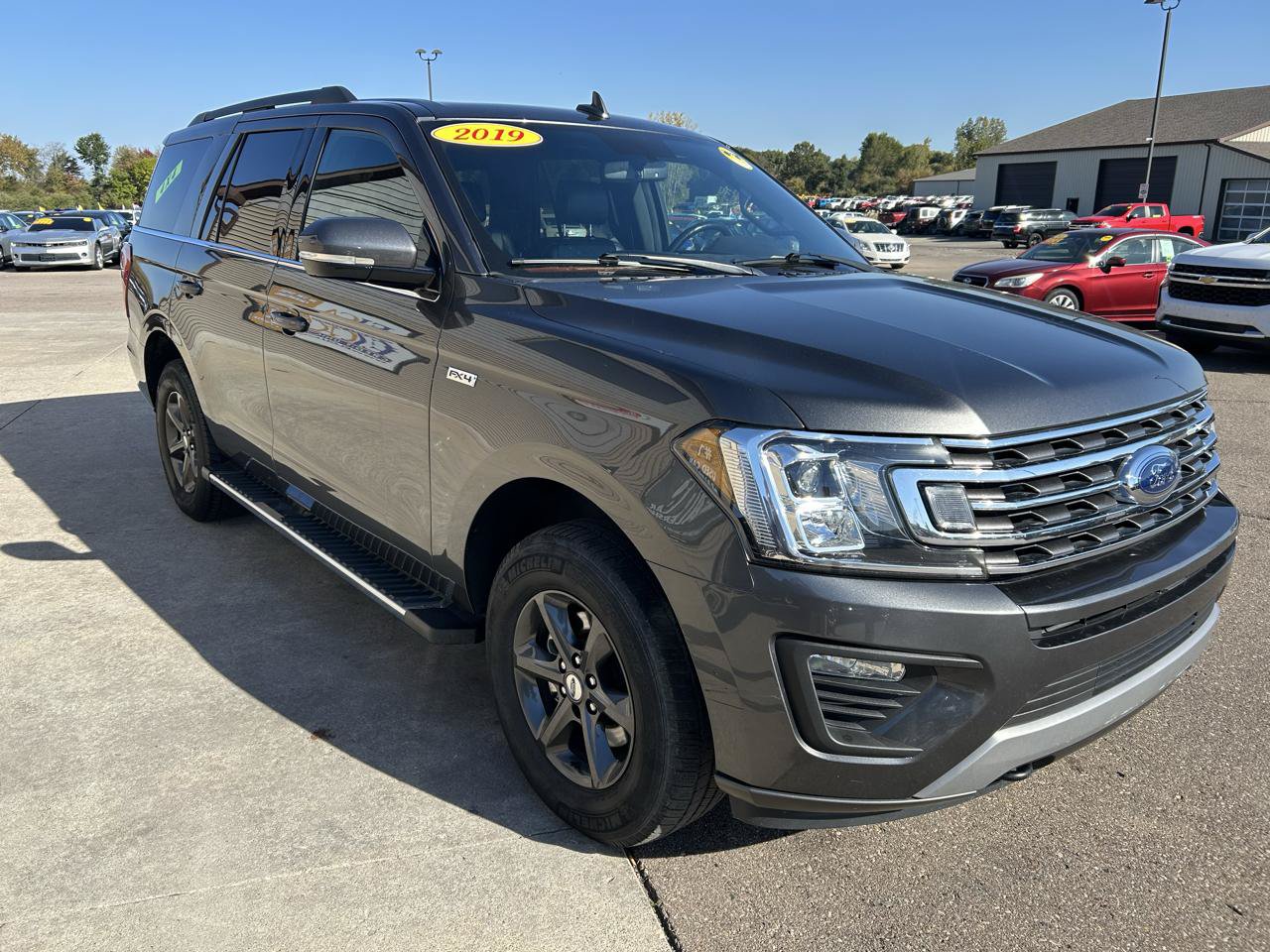 Used 2019 Ford Expedition XLT w/ Equipment Group 202A AWD/4WD image 3