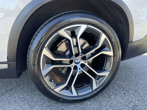 Used 2022 BMW X5 sDrive40i w/ Parking Assistance Package image 10