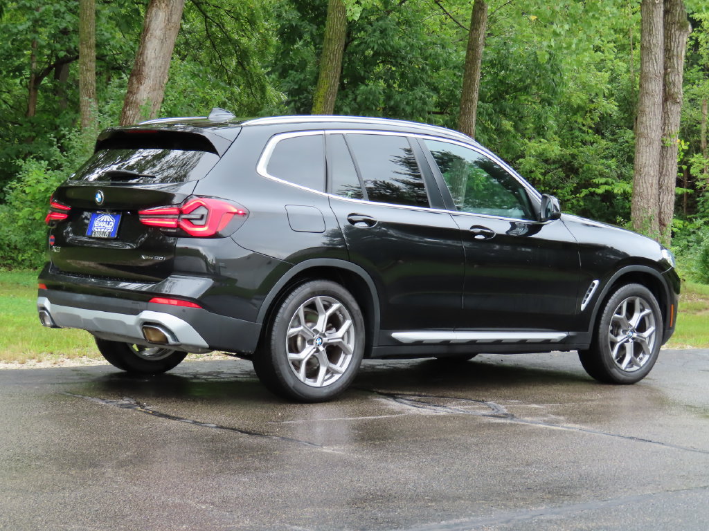 Used 2023 BMW X3 xDrive30i AWD/4WD image 3