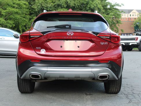 Used 2017 INFINITI QX30 Premium w/ Navigation Package AWD/4WD image 5