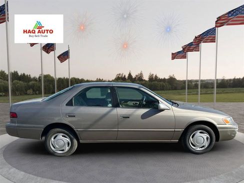 Used 1999 Toyota Camry XLE image 4