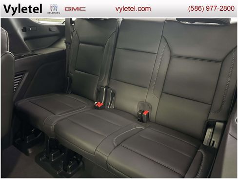 Used 2024 GMC Yukon Denali w/ Advanced Technology Package image 11