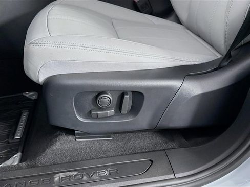 Used 2026 Land Rover Range Rover Evoque S image 22