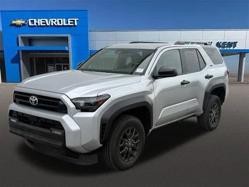 Used 2025 Toyota 4Runner SR5 AWD/4WD image 30