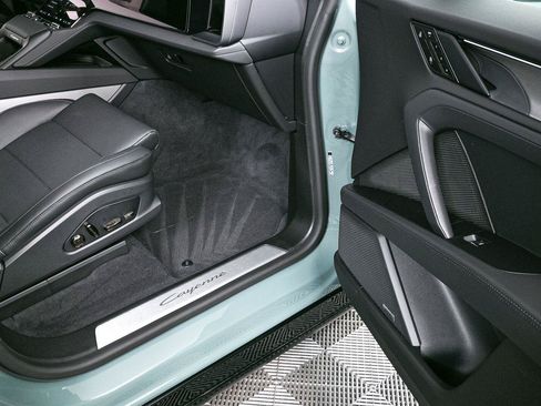 New 2026 Porsche Cayenne Electric AWD/4WD image 26