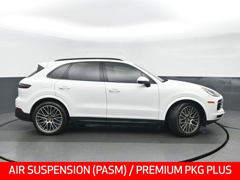 Used 2023 Porsche Cayenne Platinum Edition AWD/4WD image 2
