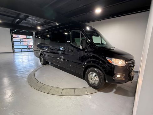 Used 2020 Mercedes-Benz Sprinter 3500 image 10