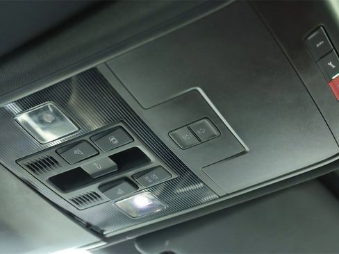 Used 2022 Volkswagen Atlas Cross Sport SEL Premium R-Line image 18